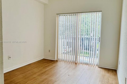 Снять в аренду квартиру в Санрайз, Флорида 3 спальни, 130.9м2, № 1991903 - фото 6