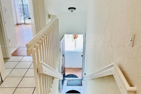 Снять в аренду квартиру в Санрайз, Флорида 3 спальни, 130.9м2, № 1991903 - фото 20