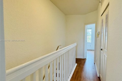 Снять в аренду квартиру в Санрайз, Флорида 3 спальни, 130.9м2, № 1991903 - фото 9