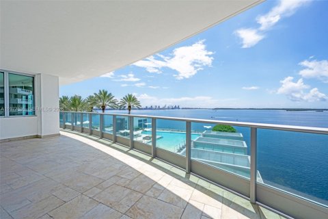 Condo in Miami, Florida, 2 bedrooms № 2168279