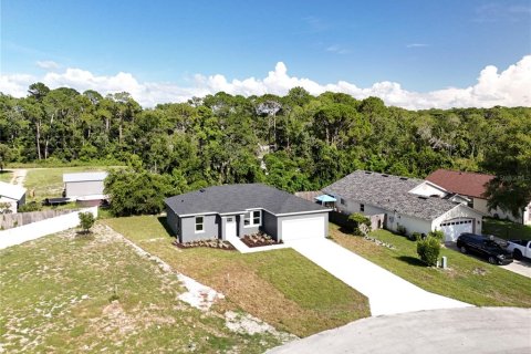 House in Leesburg, Florida 3 bedrooms, 122.17 sq.m. № 1883122 - photo 6