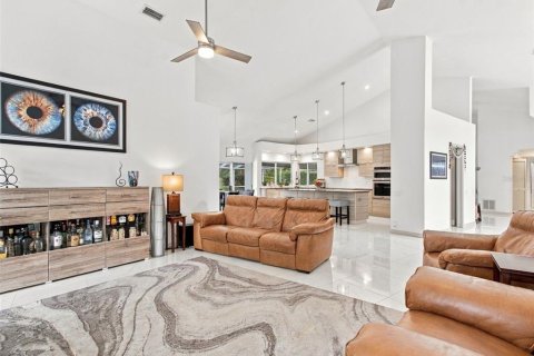 Villa ou maison à vendre à Wesley Chapel, Floride: 3 chambres, 263.47 m2 № 2396986 - photo 21