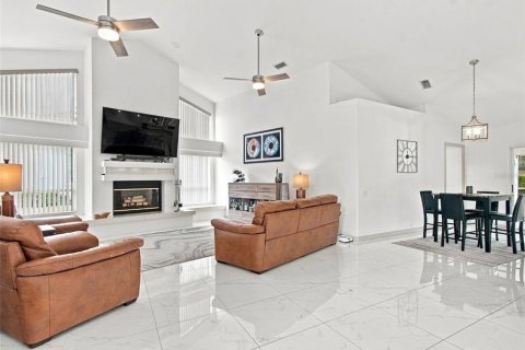Villa ou maison à vendre à Wesley Chapel, Floride: 3 chambres, 263.47 m2 № 2396986 - photo 16