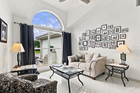 Villa ou maison à vendre à Wesley Chapel, Floride: 3 chambres, 263.47 m2 № 2396986 - photo 7