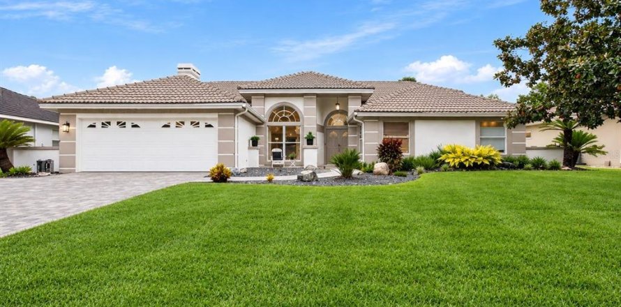 Villa ou maison à Wesley Chapel, Floride 3 chambres, 263.47 m2 № 2396986