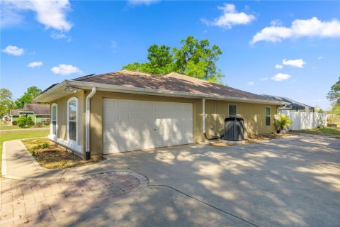 House in Summerfield, Florida 3 bedrooms, 168.9 sq.m. № 1586469 - photo 30