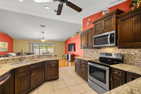 House in Summerfield, Florida 3 bedrooms, 168.9 sq.m. № 1586469 - photo 8