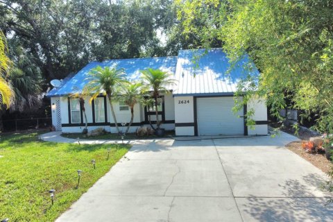 House in Okeechobee, Florida 3 bedrooms, 103.03 sq.m. № 1182754 - photo 1