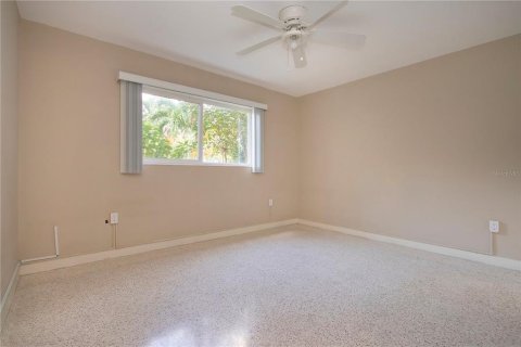 Condo in Sarasota, Florida, 1 bedroom  № 1869739 - photo 12
