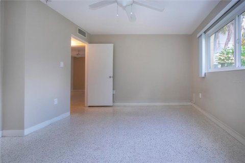 Condo in Sarasota, Florida, 1 bedroom  № 1869739 - photo 15