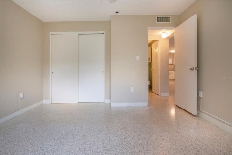 Condo in Sarasota, Florida, 1 bedroom  № 1869739 - photo 14