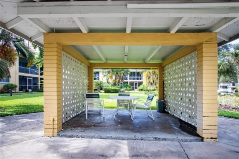 Condo in Sarasota, Florida, 1 bedroom  № 1869739 - photo 22