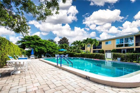 Condo in Sarasota, Florida, 1 bedroom  № 1869739 - photo 23
