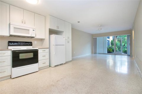 Condo in Sarasota, Florida, 1 bedroom  № 1869739 - photo 7