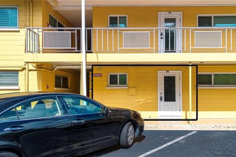Condo in Sarasota, Florida, 1 bedroom  № 1869739 - photo 4