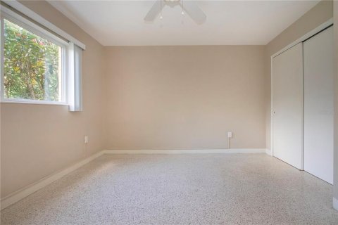 Condo in Sarasota, Florida, 1 bedroom  № 1869739 - photo 13