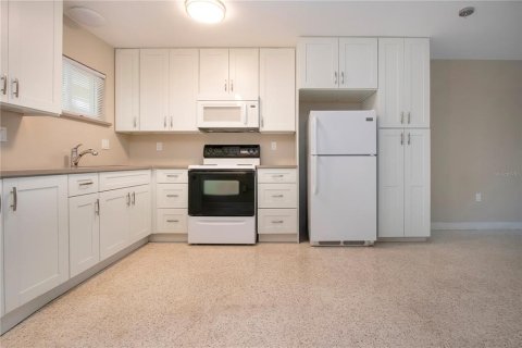 Condo in Sarasota, Florida, 1 bedroom  № 1869739 - photo 6