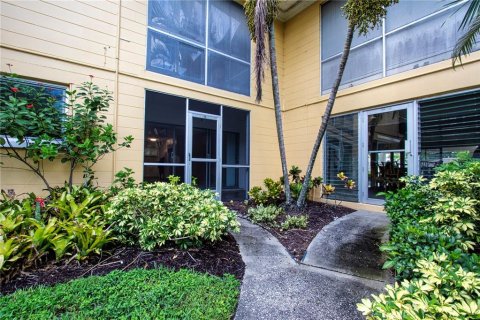 Condo in Sarasota, Florida, 1 bedroom  № 1869739 - photo 17