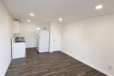 Appartement à louer à Miami, Floride: 3 pièces, 32.52 m2 № 2338487 - photo 5