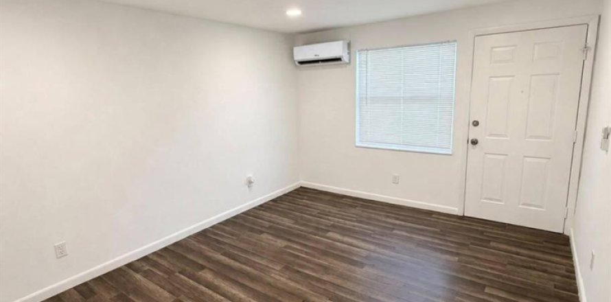Appartement à Miami, Floride 3 pièces, 32.52 m2 № 2338487