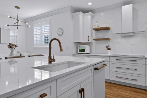 House in Jupiter, Florida 5 bedrooms, 278.99 sq.m. № 2428324 - photo 23
