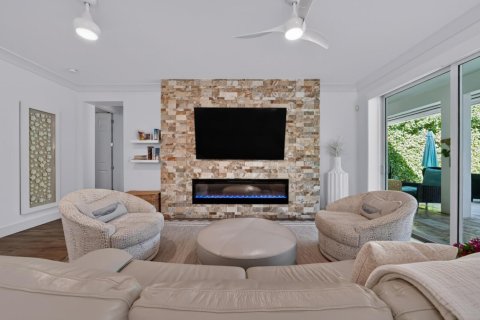 House in Jupiter, Florida 5 bedrooms, 278.99 sq.m. № 2428324 - photo 16