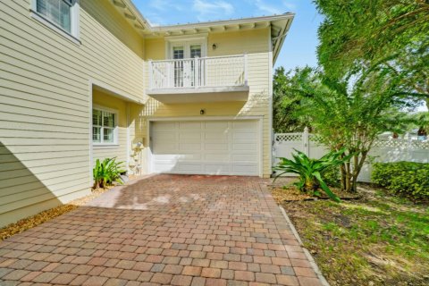 House in Jupiter, Florida 5 bedrooms, 278.99 sq.m. № 2428324 - photo 4