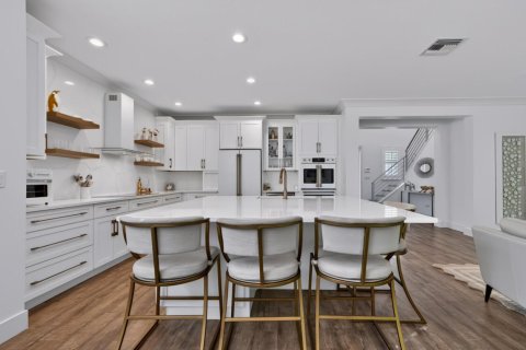 House in Jupiter, Florida 5 bedrooms, 278.99 sq.m. № 2428324 - photo 19