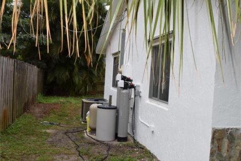 House in Boynton Beach, Florida 2 bedrooms, 111.48 sq.m. № 2178554 - photo 3