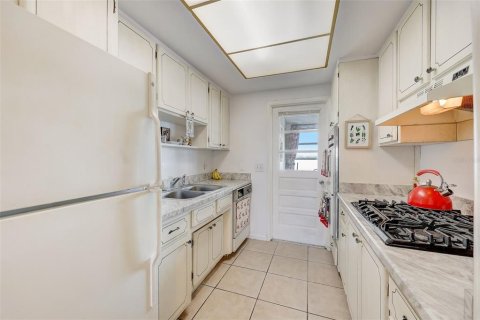 Купить кондоминиум в Сент-Питерсберг, Флорида 5 комнат, 84.54м2, № 1512323 - фото 13