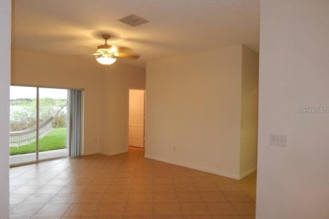 House in Orlando, Florida 4 bedrooms, 136.57 sq.m. № 2209905 - photo 7