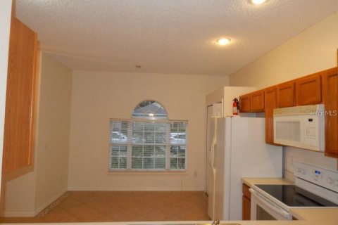 House in Orlando, Florida 4 bedrooms, 136.57 sq.m. № 2209905 - photo 4