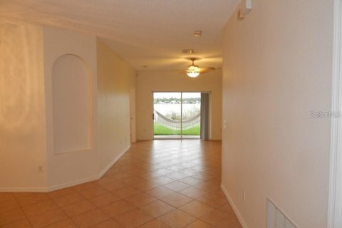 House in Orlando, Florida 4 bedrooms, 136.57 sq.m. № 2209905 - photo 5