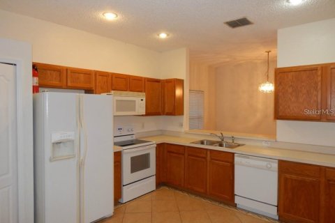 House in Orlando, Florida 4 bedrooms, 136.57 sq.m. № 2209905 - photo 3