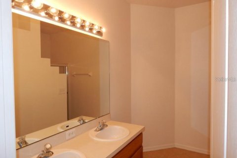 House in Orlando, Florida 4 bedrooms, 136.57 sq.m. № 2209905 - photo 13