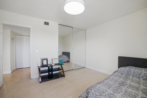 Condo in West Palm Beach, Florida, 2 bedrooms  № 2176093 - photo 20