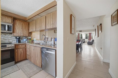 Condo in West Palm Beach, Florida, 2 bedrooms  № 2176093 - photo 4