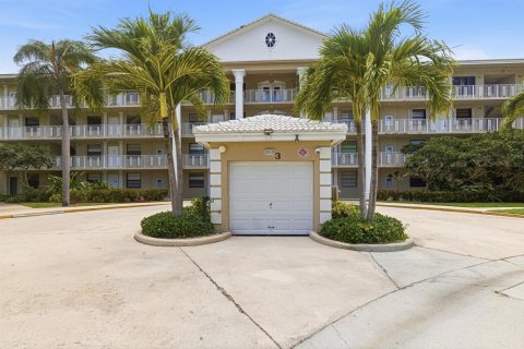 Condo in West Palm Beach, Florida, 2 bedrooms  № 2176093 - photo 29
