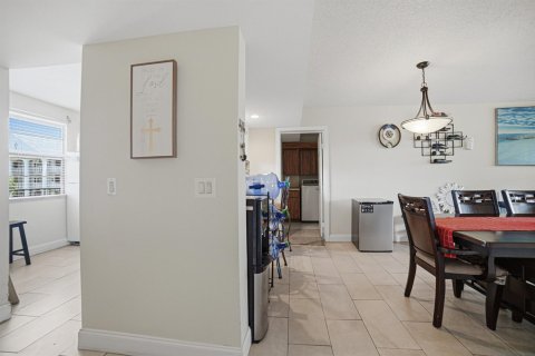 Condo in West Palm Beach, Florida, 2 bedrooms  № 2176093 - photo 8