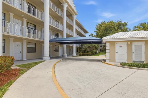 Condo in West Palm Beach, Florida, 2 bedrooms  № 2176093 - photo 30