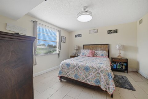 Condo in West Palm Beach, Florida, 2 bedrooms  № 2176093 - photo 18