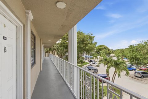 Condo in West Palm Beach, Florida, 2 bedrooms  № 2176093 - photo 27