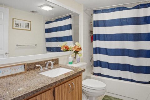 Condo in West Palm Beach, Florida, 2 bedrooms  № 2176093 - photo 6