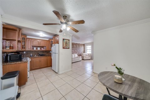 Copropriété à vendre à Miami, Floride: 2 chambres, 83.33 m2 № 1979685 - photo 13