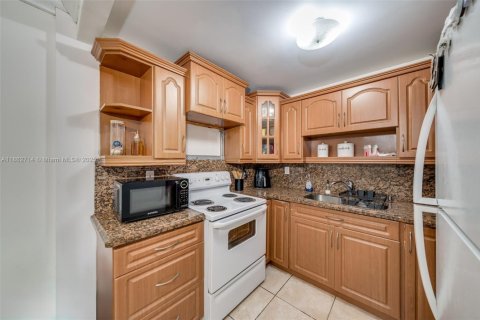 Copropriété à vendre à Miami, Floride: 2 chambres, 83.33 m2 № 1979685 - photo 19