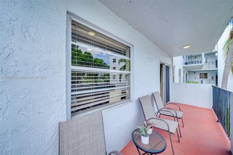 Copropriété à vendre à Miami, Floride: 2 chambres, 83.33 m2 № 1979685 - photo 27