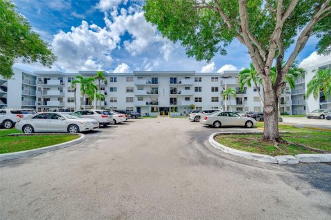 Copropriété à vendre à Miami, Floride: 2 chambres, 83.33 m2 № 1979685 - photo 8