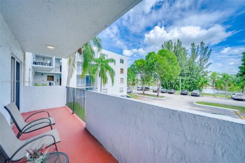 Copropriété à vendre à Miami, Floride: 2 chambres, 83.33 m2 № 1979685 - photo 28