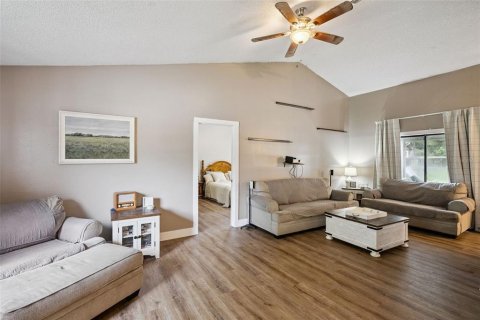 Villa ou maison à vendre à Deltona, Floride: 3 chambres, 152.55 m2 № 2358181 - photo 6