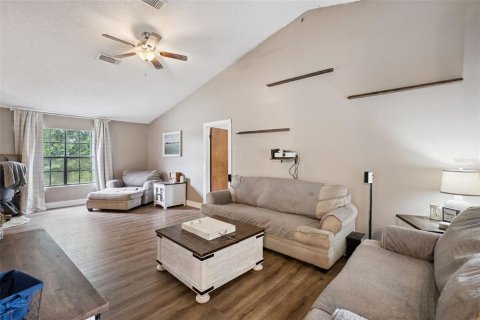 Villa ou maison à vendre à Deltona, Floride: 3 chambres, 152.55 m2 № 2358181 - photo 8